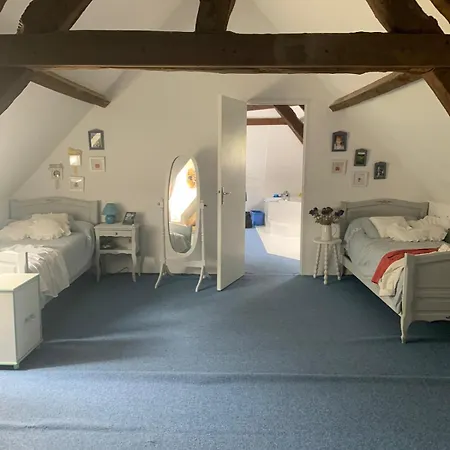 Longere Normande Avec Grand Jardin *